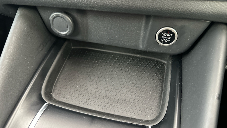 Nissan Qashqai 1.3 DiG-T MH N-Connecta 5dr Petrol Hatchback